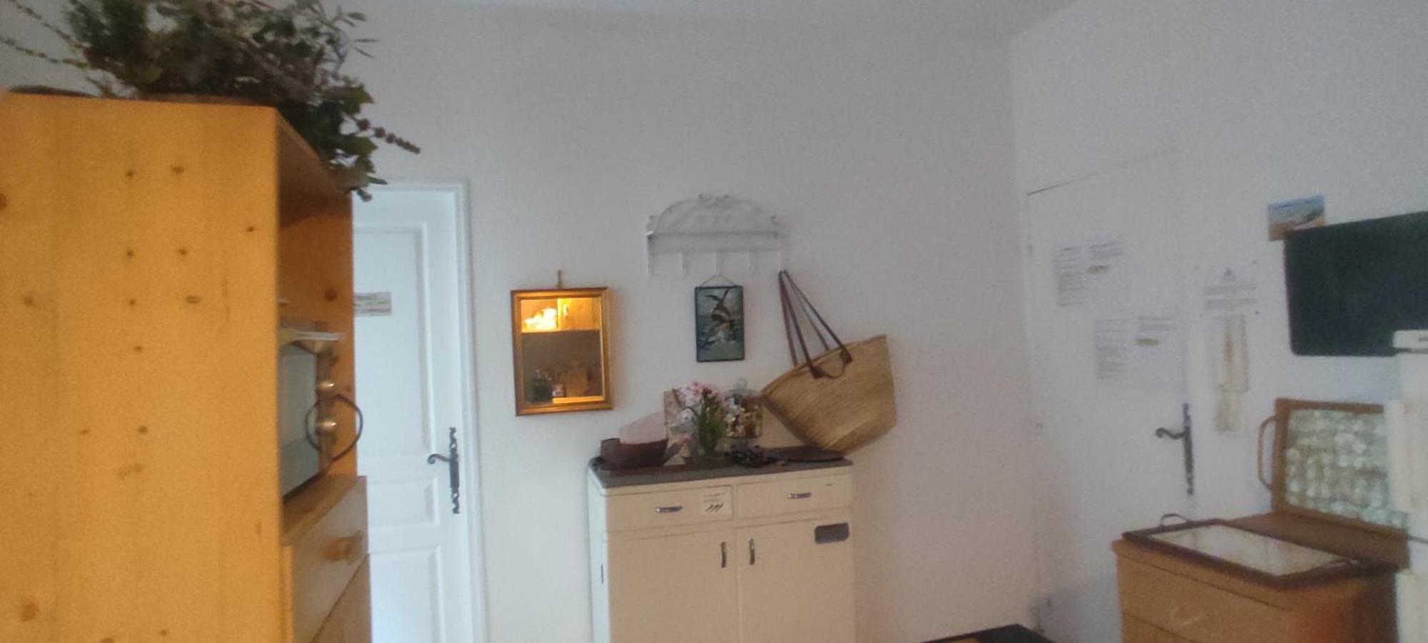 Y Here Apartment